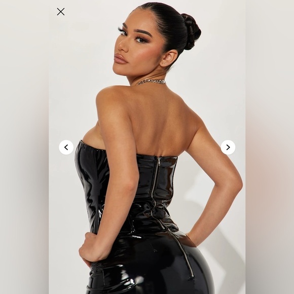 Black Corset Top​​ - Picture 2 of 5